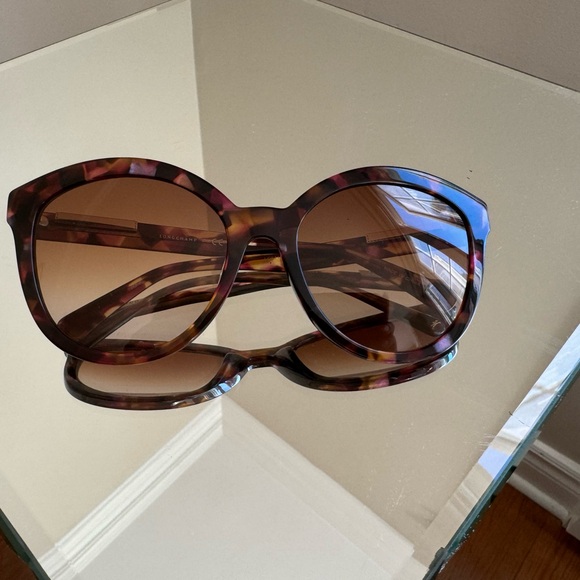 Sunglasses 🕶️ - Picture 2 of 7